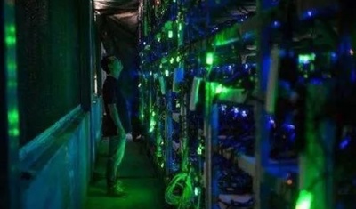 Mining farm utilizing advanced cooling systems to optimize ASIC performance and reduce energy consumption.