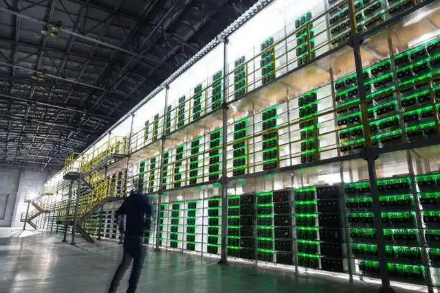 High-performance ASIC mining rig in a hosted environment